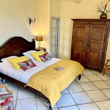 Hotel Fontaine des Magnarelles Althen-des-Paluds Esterno foto