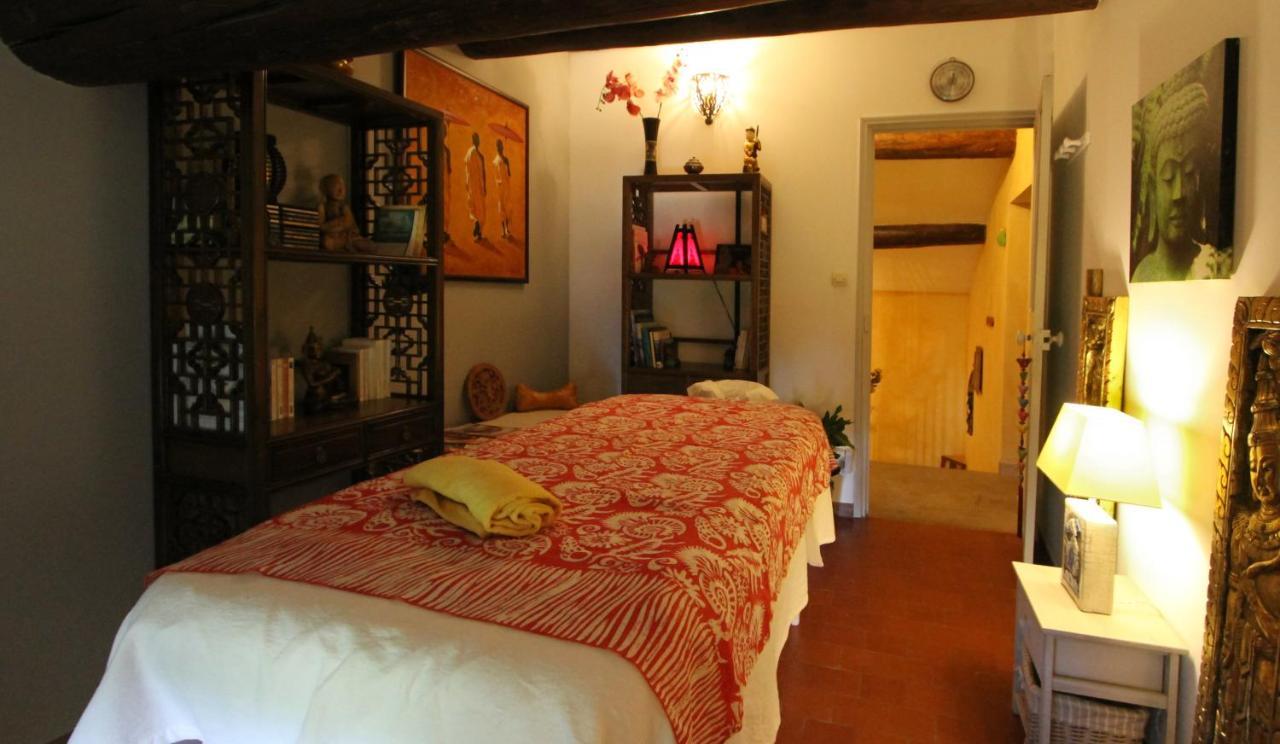 Hotel Fontaine des Magnarelles Althen-des-Paluds Esterno foto