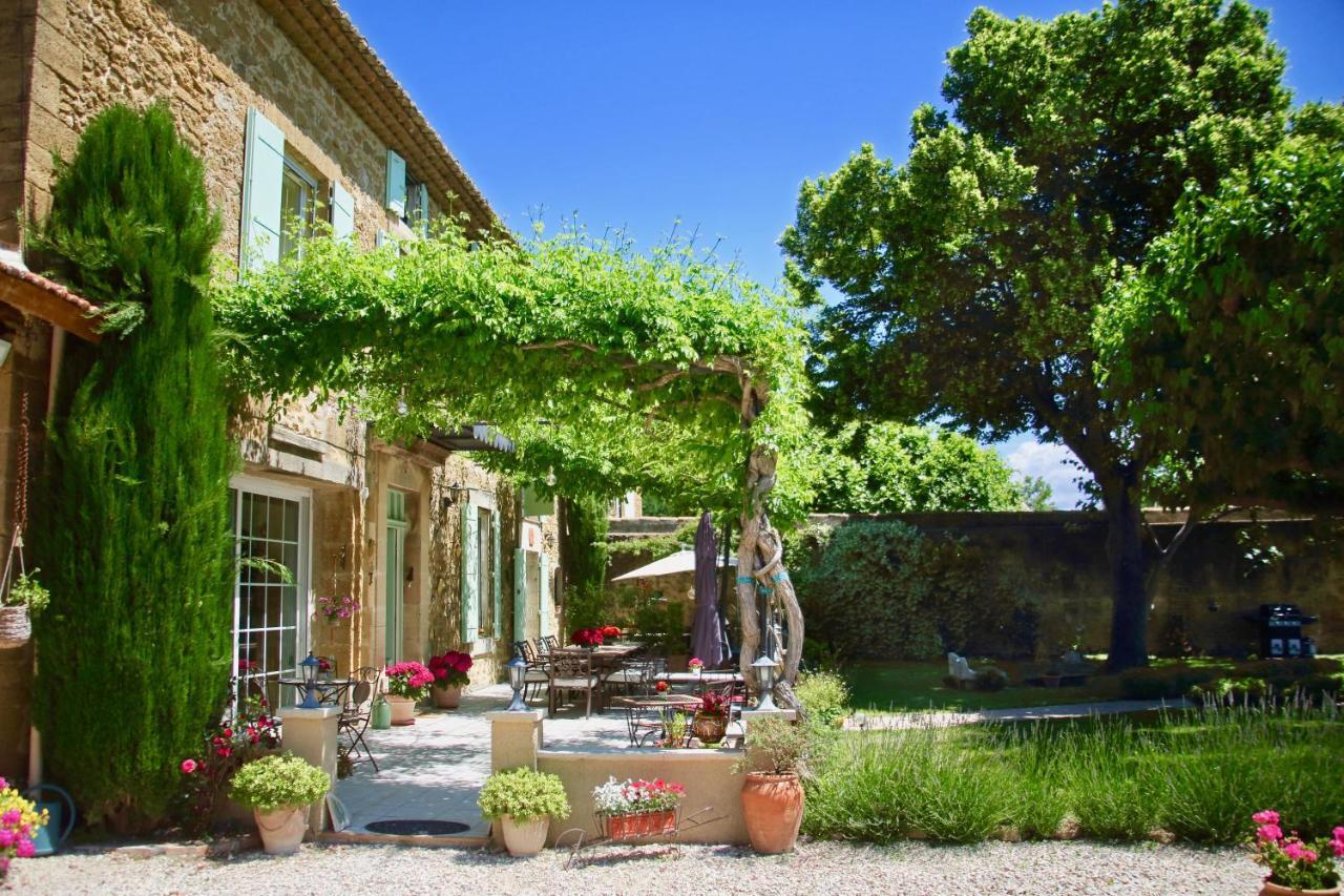 Hotel Fontaine des Magnarelles Althen-des-Paluds Esterno foto