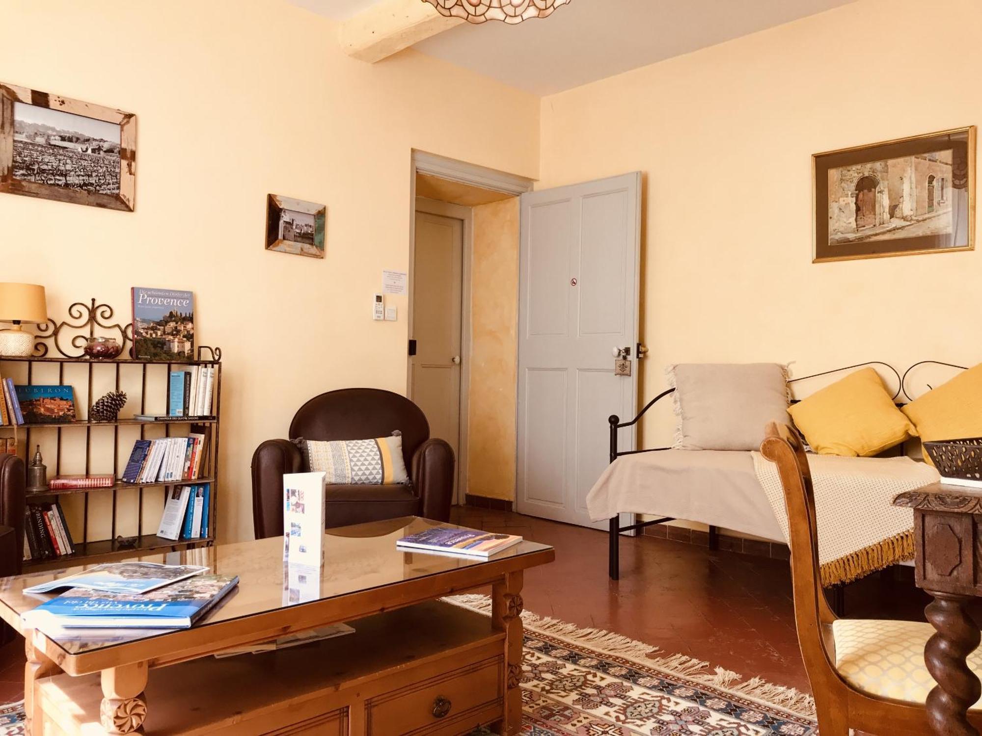Hotel Fontaine des Magnarelles Althen-des-Paluds Camera foto