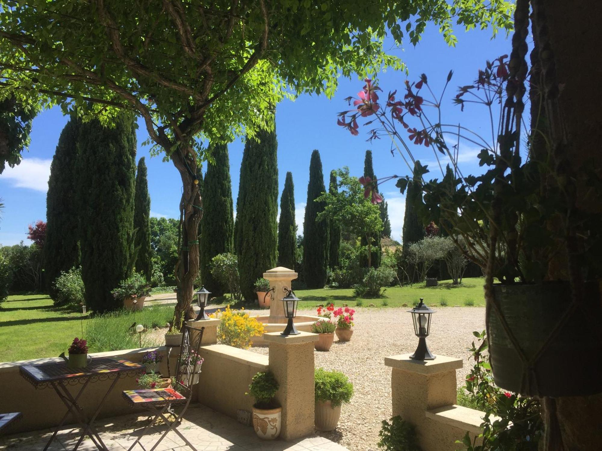 Hotel Fontaine des Magnarelles Althen-des-Paluds Esterno foto